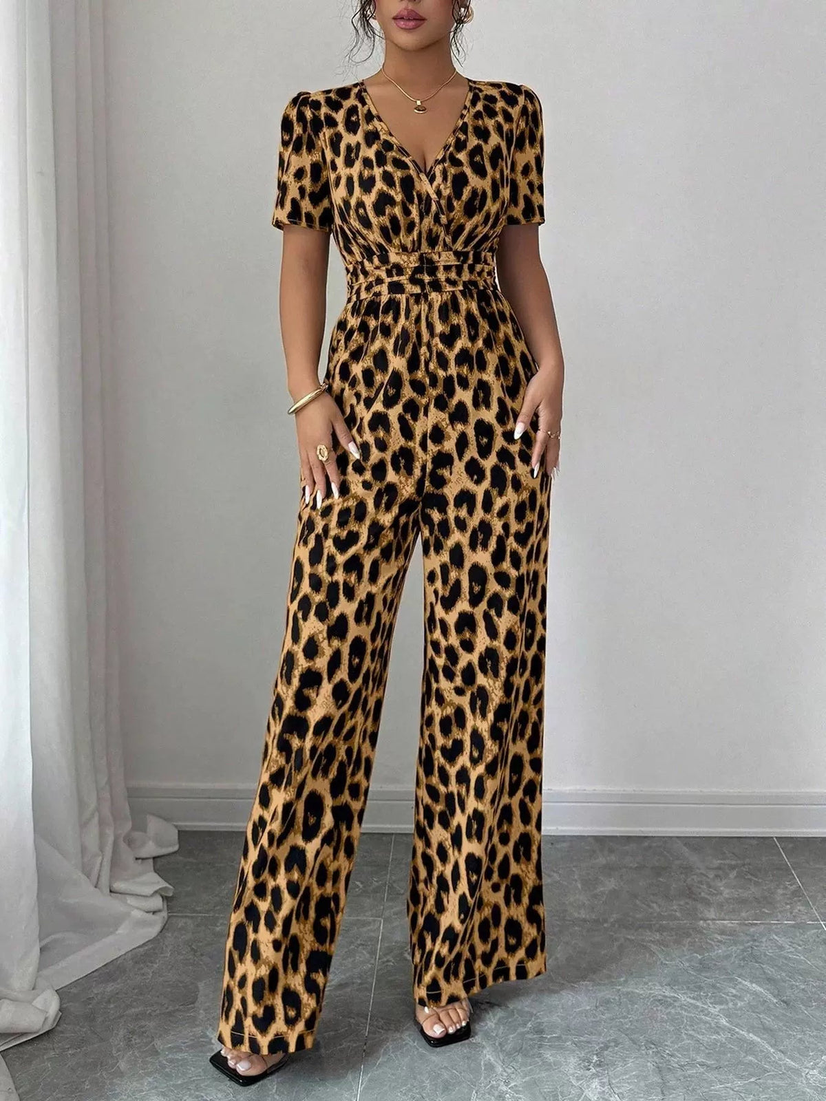 Valesse | Flattering Leopard Print Jumpsuit