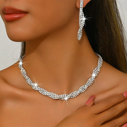 Orlennia | Radiant Twist Necklace Set