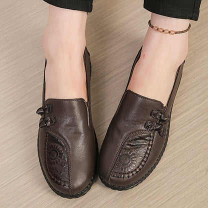 Pavelle | Embroidered Round Toe Comfort Shoes