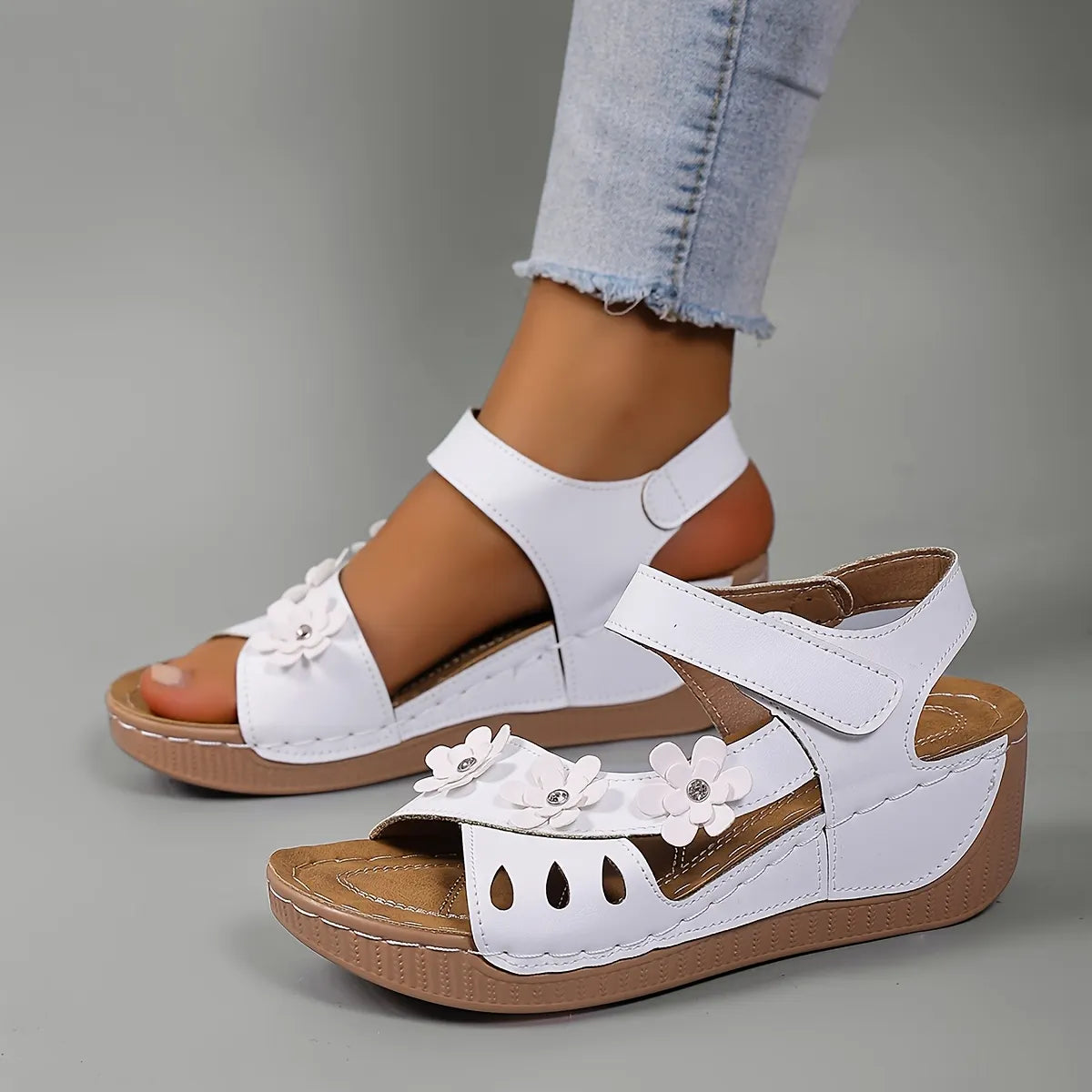 Delavelle | Cushioned Flower Wedge Sandals