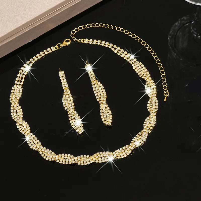 Orlennia | Radiant Twist Necklace Set