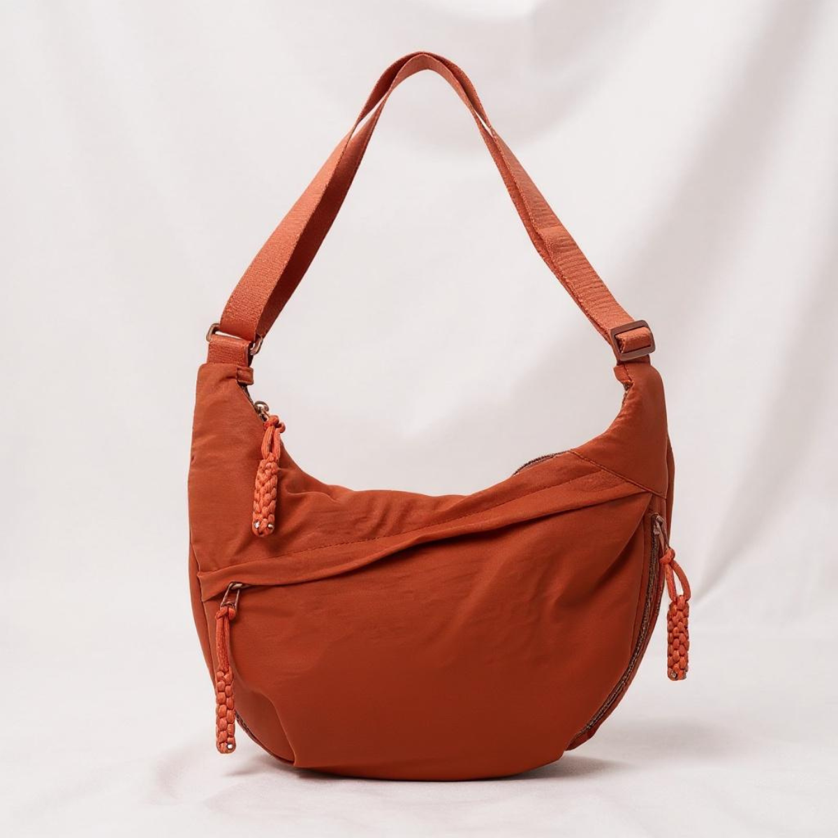 Avenza | Lightweight Crescent Shoulder Bag