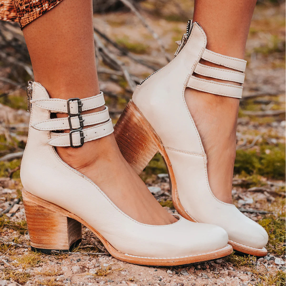 Avalisse | Vintage Buckle Leather Pumps
