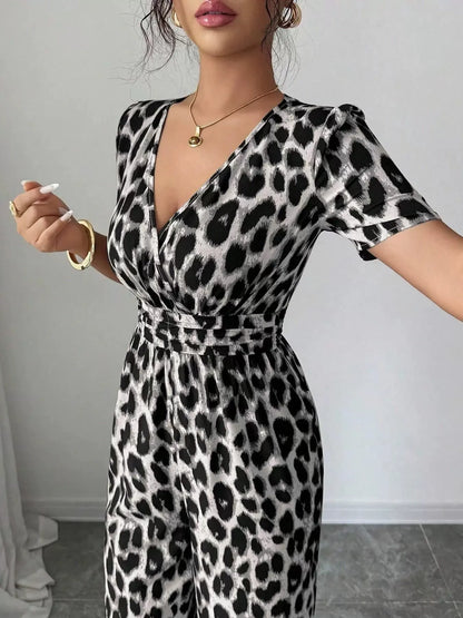 Valesse | Flattering Leopard Print Jumpsuit
