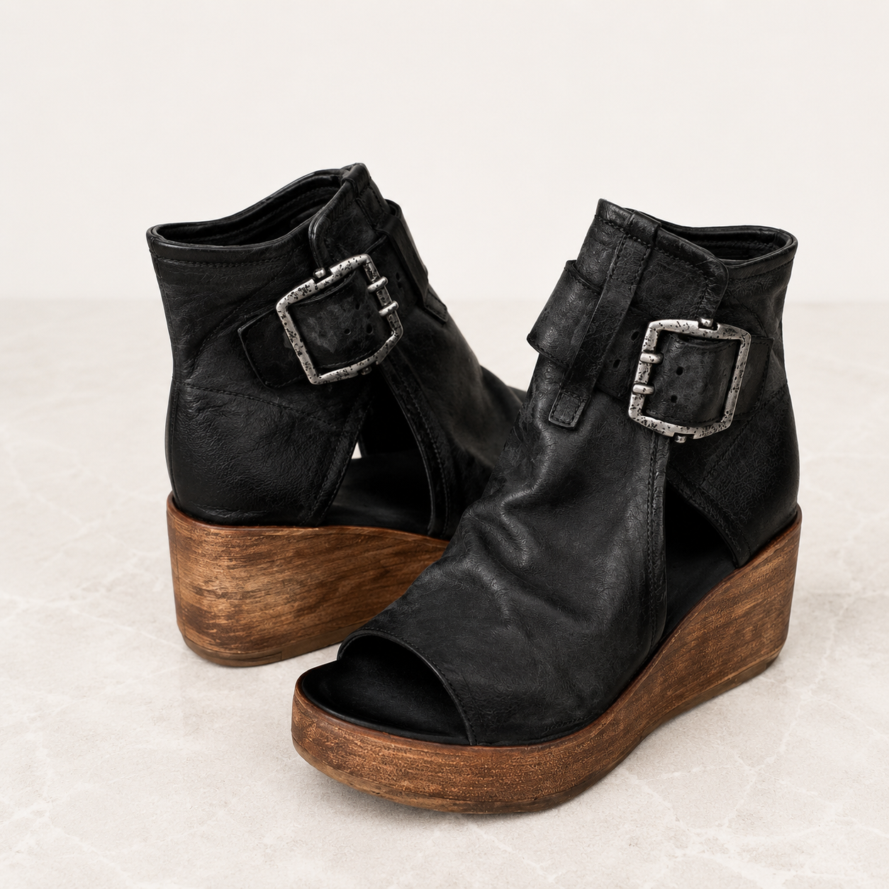 Hadrielle | Cutout Platform Sandals