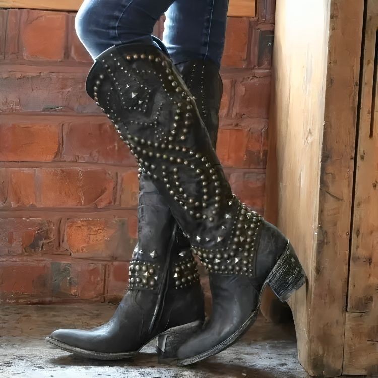 Quilla | Studded Vintage Western Boots