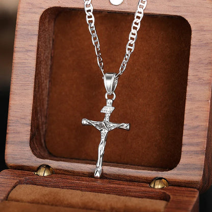 Bayford | Gleaming Cross Pendant Necklace