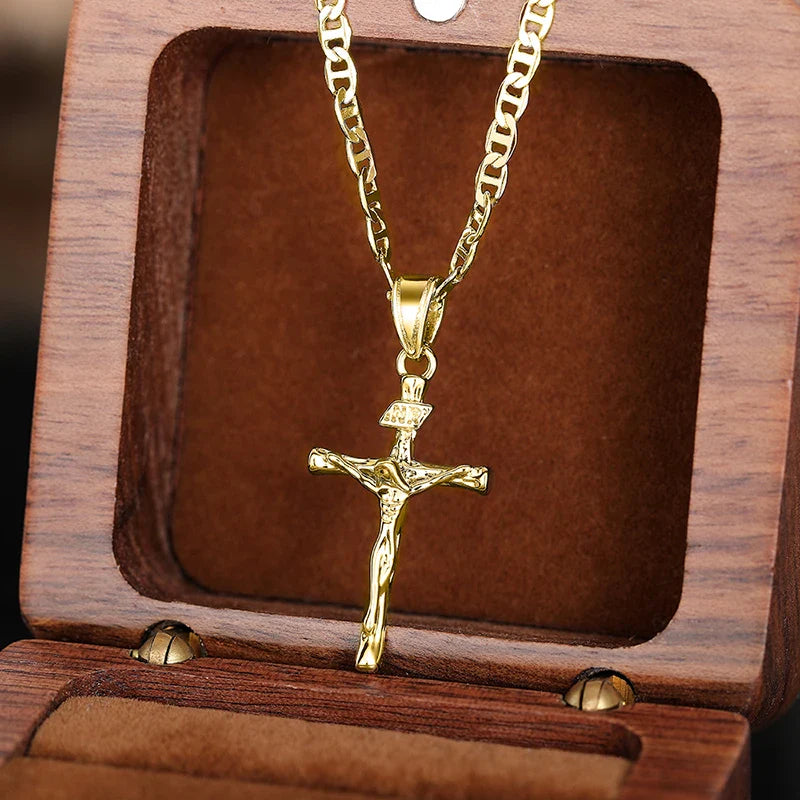 Bayford | Gleaming Cross Pendant Necklace
