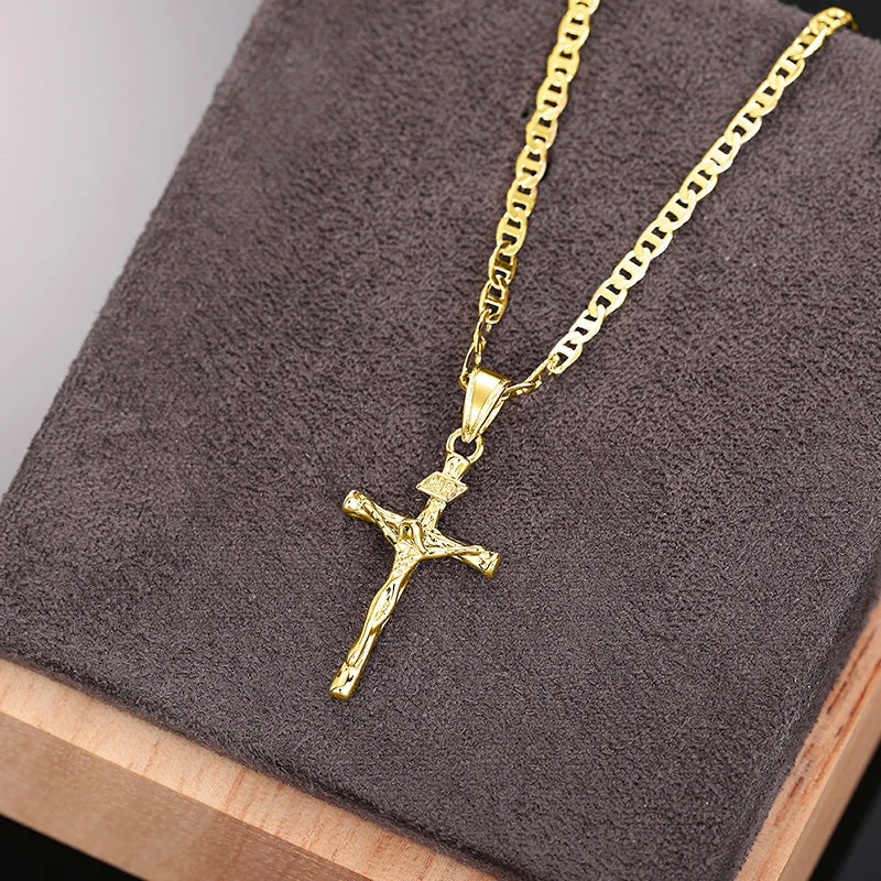 Bayford | Gleaming Cross Pendant Necklace