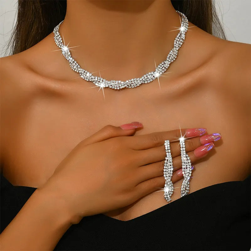 Orlennia | Radiant Twist Necklace Set