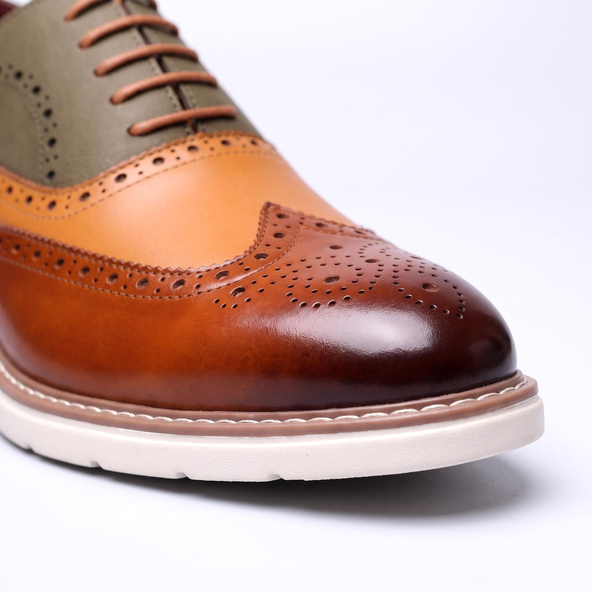 Norwin | Two Tone Brogue Lace Up Shoes