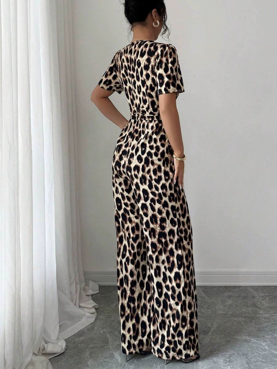 Valesse | Flattering Leopard Print Jumpsuit