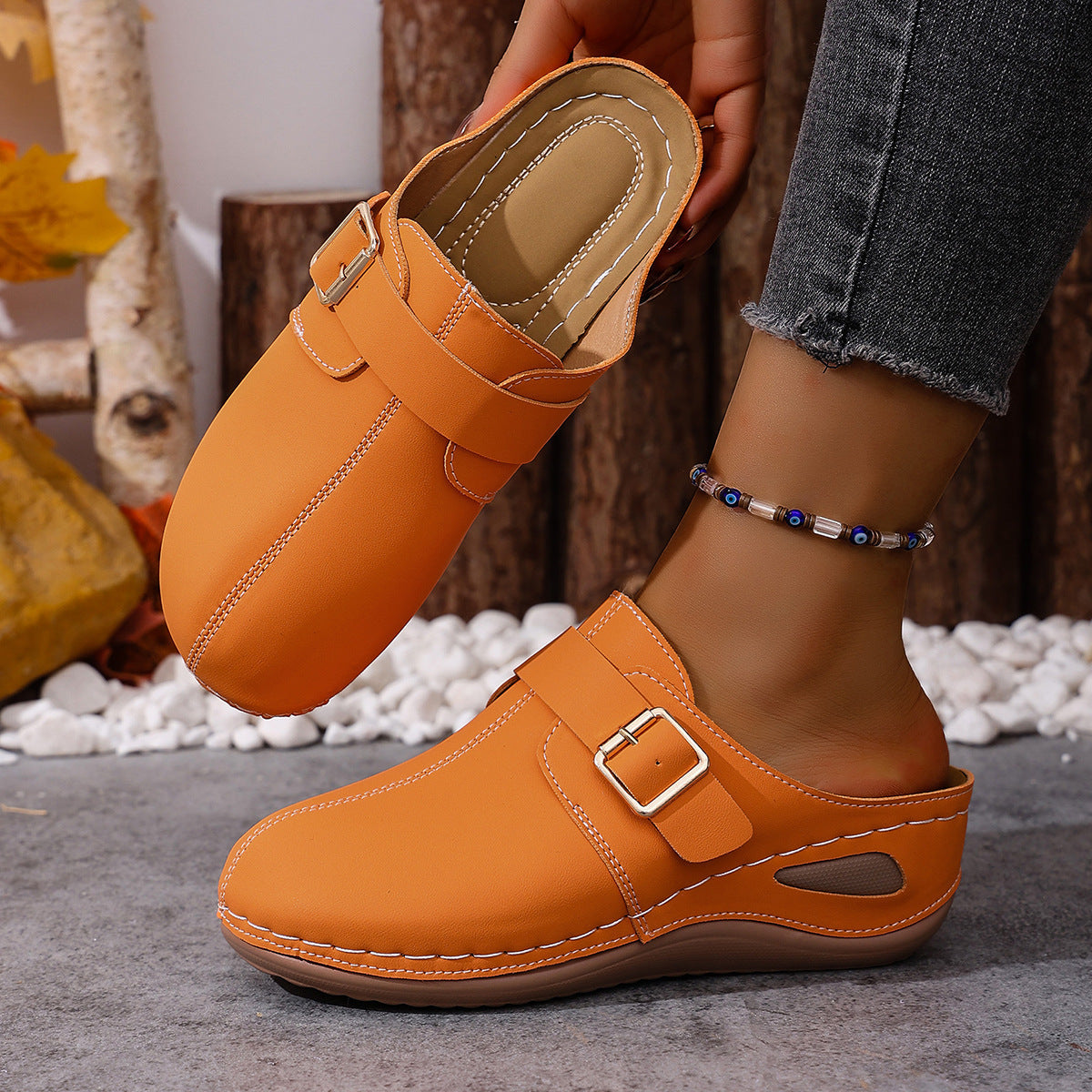Virethia | Closed Toe Slip On Clogs