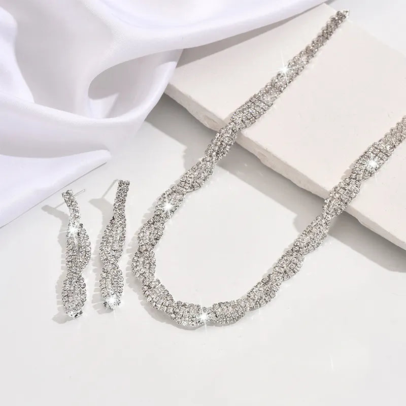 Orlennia | Radiant Twist Necklace Set