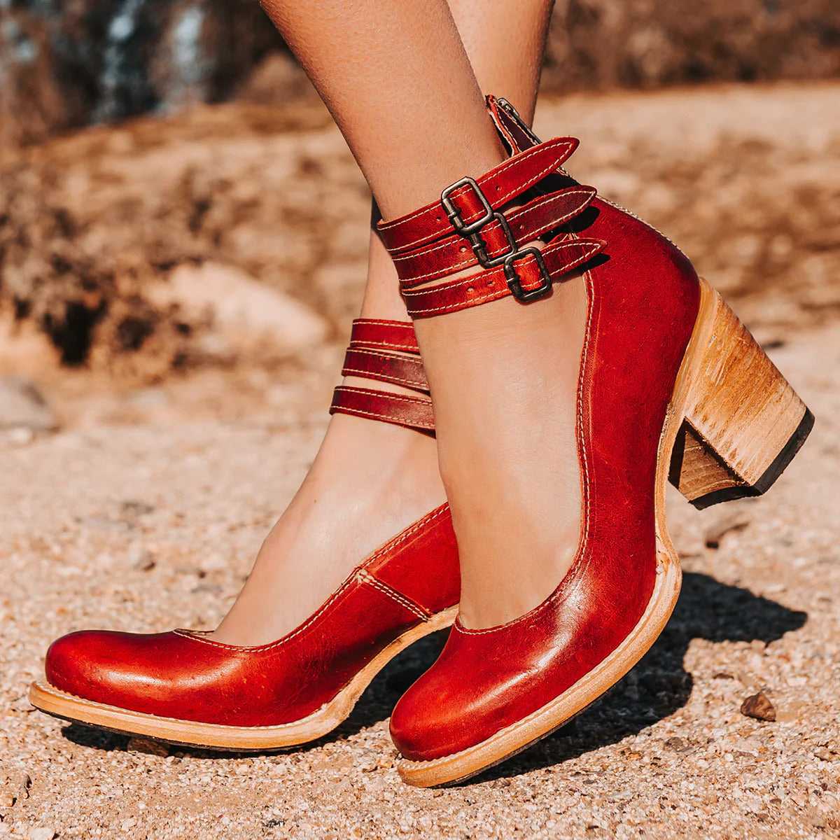 Avalisse | Vintage Buckle Leather Pumps
